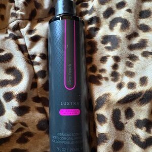 Pure romance Lustra Hydrating Body Dew Oil - Dirty French